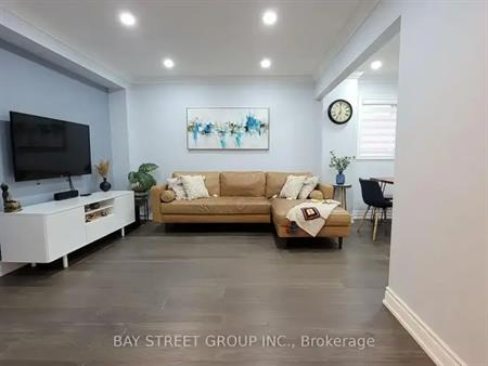26 DUCATEL CRESCENT | 26 DUCATEL CRESCENT, Ajax