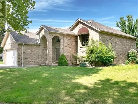 938 IMPERIAL | 938 IMPERIAL, Windsor