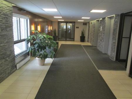 STE-FOY - 1er Octobre - Beau grand CONDO 3 ½ - Près de ULaval – IUCPQ - CHUL - CEGEP