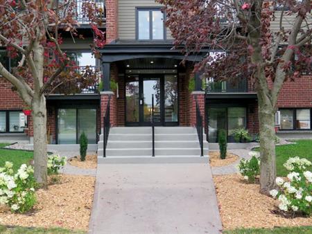Logement Condo à louer - Laprairie