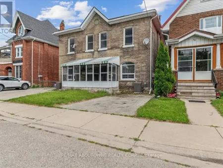 32 ARTHUR STREET | 32 ARTHUR STREET, Brant