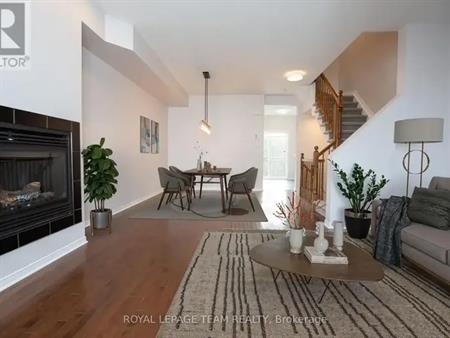 122 SONGBIRD PRIVATE | 122 SONGBIRD PRIVATE, Ottawa