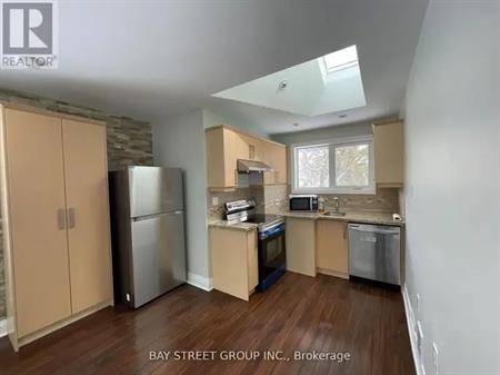 MAIN - 370 CENTRE STREET E | MAIN - 370 CENTRE STREET E, Richmond Hill