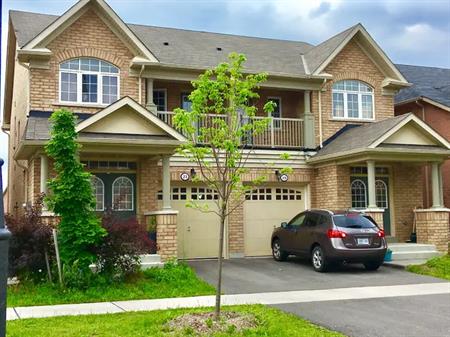 3 bedroom 2.5 bathroom Semi for Sept 1 | 21 Loftsmoor Drive, Brampton