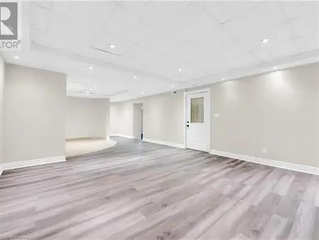 435 YORK Road Unit# Lower | 435 YORK Road Unit# Lower, Burlington
