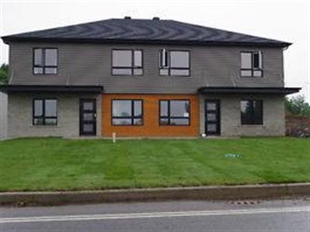 Logement 4 1/2 à louer au rez-de-chaussée à Cowansville