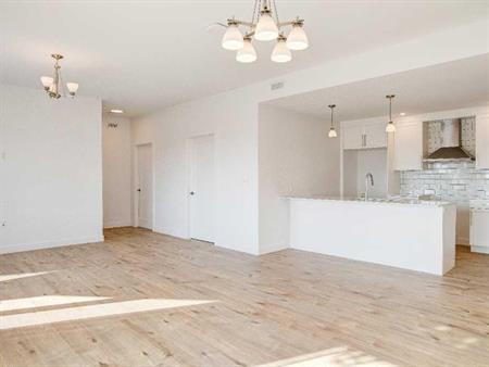 EN PROMOTION : Spacieux 5 1/2 à louer - Dès maintenant - Garage - Ascenseur