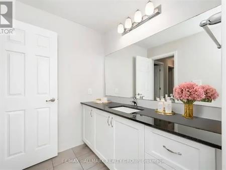 545 OZAWA PRIVATE | 545 OZAWA PRIVATE, Ottawa