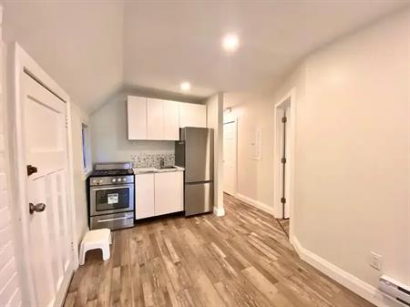 C- 21 Locke Street South | 21 Locke Street South, Hamilton