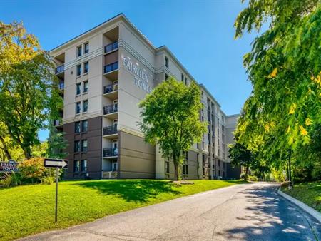 Fairview Towers | 3189 King Street East, Kitchener