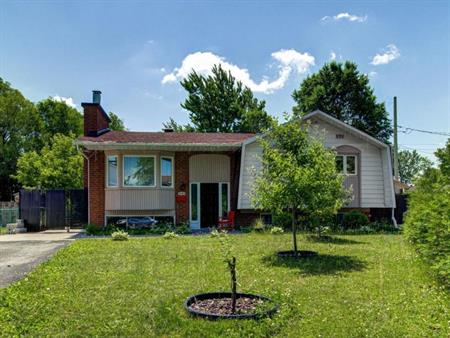 Maison 5 chambres à louer dans un rond-point à Boisbriand