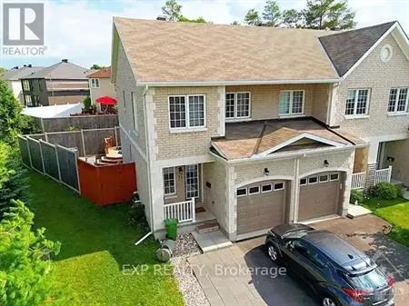 11 DUNDALK PRIVATE | 11 DUNDALK PRIVATE, Ottawa