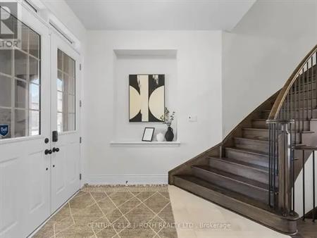 53 SANFORD CIRCLE | 53 SANFORD CIRCLE, Springwater