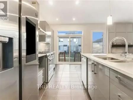112 MINIKAN STREET | 112 MINIKAN STREET, Ottawa
