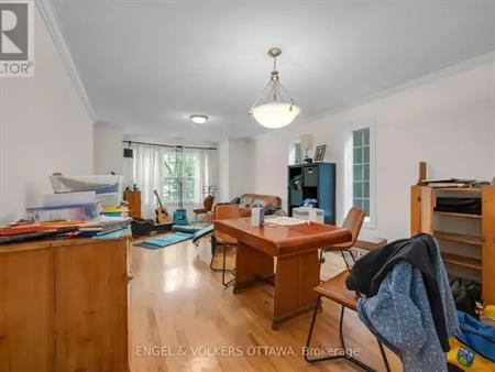 46 ELLA STREET | 46 ELLA STREET, Ottawa