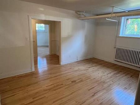 2 CH - 1 SDB - Montréal - $1,275 /mo