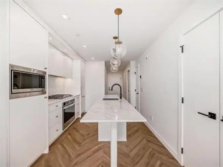 408 Gateway East | 8445 Broadcast Avenue Southwest, Calgary