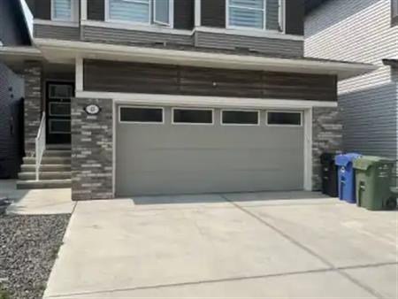 Spacious 3 Bedroom, 2.5 Bathrooms, Den & Study for Rent | 43 Carringvue Street Northwest, Calgary