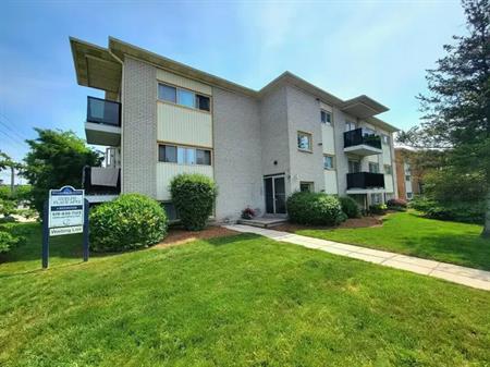 Guelph Place Apartments - PARKING SPACE, HEAT & WATER INCLUDED | 119 Guelph Street, Guelph