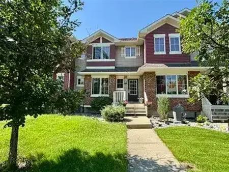 Amazing Location!  Townhouse with Finished Basement | 569 Watt Boulevard Southwest, Edmonton