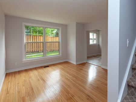 HESPELER TOWNHOME WITH IN-SUITE LAUNDRY & AIR CONDITIONING | 295 Shepherd Avenue, Cambridge
