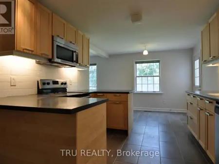 4 BRAEMAR STREET | 4 BRAEMAR STREET, Ottawa