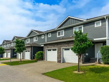 Camille Townhomes | 875 Camiel Sys Street, Winnipeg