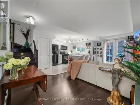 22 - 19 HAYS BOULEVARD | 22 - 19 HAYS BOULEVARD, Oakville