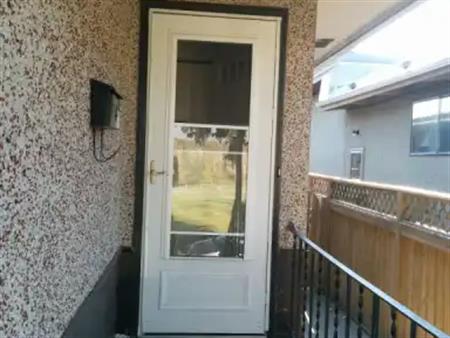 2 BEDROOM MAIN LEVEL IN A BEAUTIFUL LOCATION!!! | 2617 Canmore Rd NW, Calgary