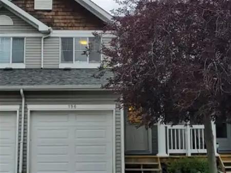 >> Need Your Own Place? Have a Family? Incredible 3-Bedroom Townhouse is Yours!! | 196 Country Village Manor Northeast, Calga