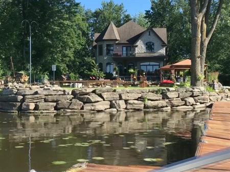 📍 3 ½ à louer – Laval, secteur Auteuil 🏞️ Bord de l’eau – Accès à la rivière navigable 🚤 Quai sur le terrain