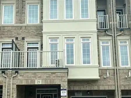 21 MEL IRVING DRIVE | 21 MEL IRVING DRIVE, Bradford West Gwillimbury