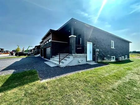 900 Chablis Cres Unit A | 900 Chablis Cres, Embrun