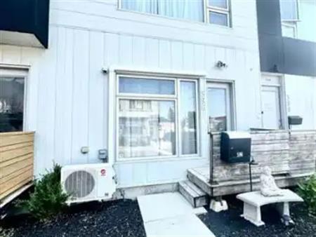 596 McLeod St | 596 McLeod St, Ottawa