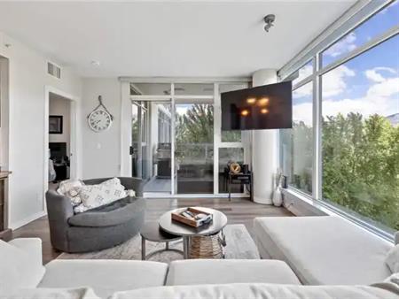 Skye Tower Stunning Condo! | 1075 Sunset Drive, Kelowna