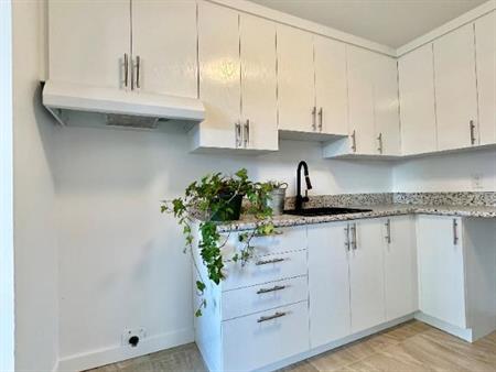 Appartement 3 1/2 à louer à Saint-Lambert