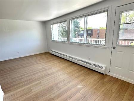 Appartement 3 1/2 à louer à Saint-Lambert