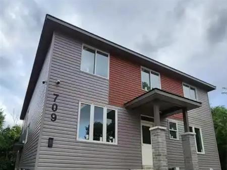 709 Bridge AVENUE Unit# Unit B Room 5 | 709 Bridge AVENUE Unit# Unit B Room 5, Windsor