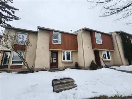 61E Woodfield Drive - 1 | 61 Woodfield Drive -, Ottawa