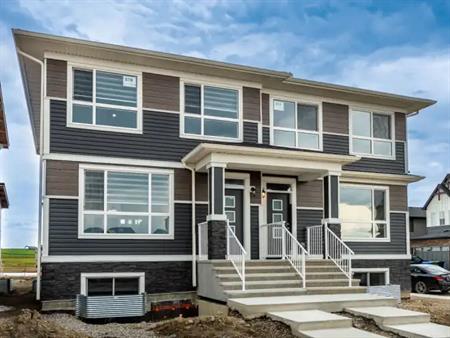 Welcome to Your Dream Home! Contemporary UpperLevel  with Exceptional Comfort | 378 Carringvue Grove Northwest, Calgary, AB, 