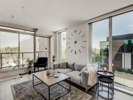 Excellent Room with private bath in 2-Bedroom Condo - Calm Environment - River V | 319 - 550 Riverfront Avenue Southeast, Cal
