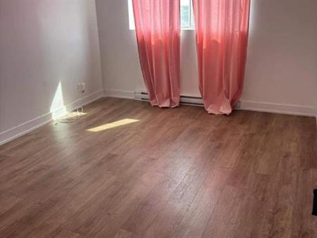 1 CH - 1 SDB - Gatineau - $930 /mo