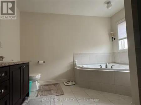 1139 CENOTAPH BOULEVARD | 1139 CENOTAPH BOULEVARD, Newmarket