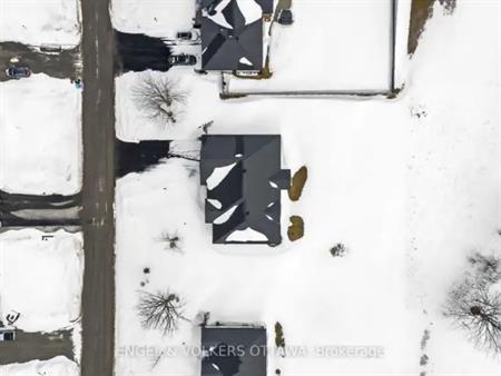 425 GINGER CRESCENT | 425 GINGER CRESCENT, Ottawa