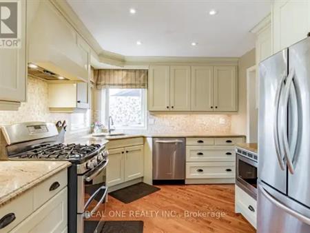 2048 GRAND BOULEVARD | 2048 GRAND BOULEVARD, Oakville