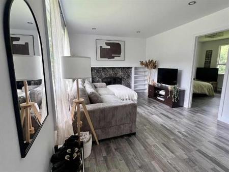 Maison à louer avec grand garage Val-Bélair/Loretteville 2280$