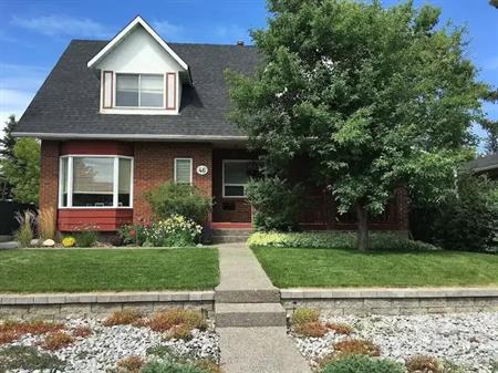 Cozy, Bright & Private 1 Bedroom Basement Suite in a Charming 1964 | Calgary