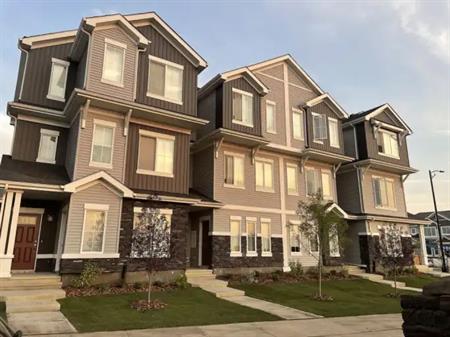 3 Bed Corner Unit: Pet-friendly, Large Fenced Yard, Single Garage | MAIN - 3425 119A Street Southwest, Edmonton