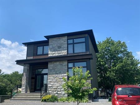 Maison à louer – 3 chambres, 2 salles de bain, cour privée, patio et spa (1er novembre) semi-meublé - Mascouche