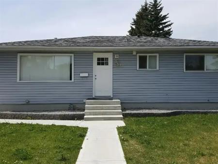 Large open basement suit | 7415 25 St SE, Calgary